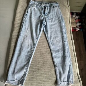 American Eagle Outfitters Light Wash Denim mom Jeans